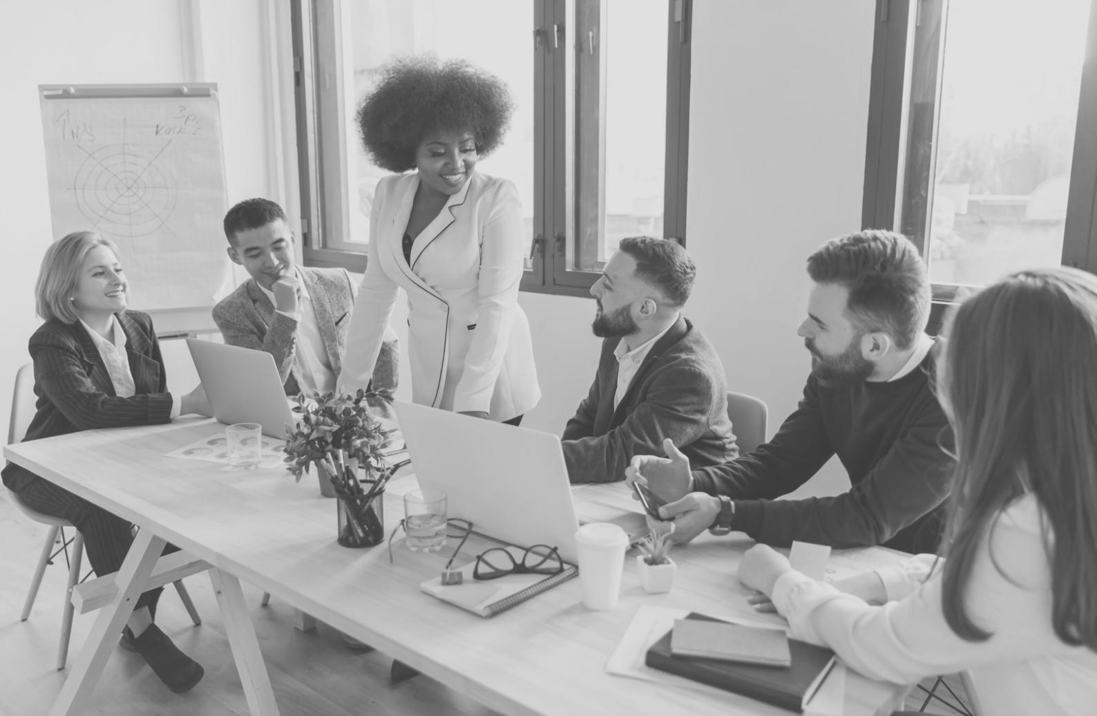 Modernes Bürogebäude von dynarequos in Ravensburg mit Glasfassade